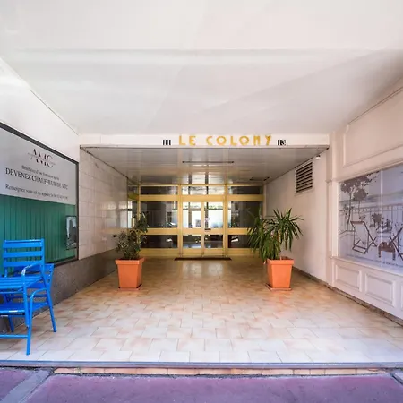 Studette Croisette, Proche Martinez * Κάννες