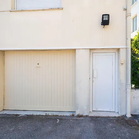 Studette Croisette, Proche Martinez Cannes