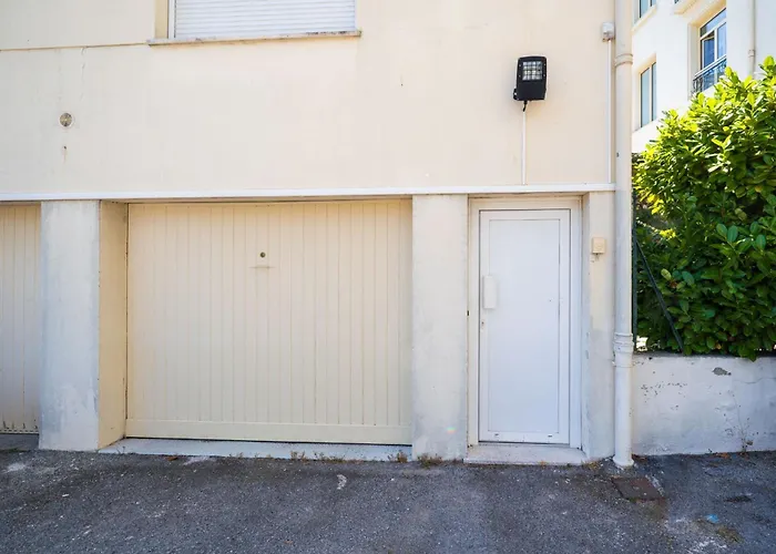 Studette Croisette, Proche Martinez Cannes